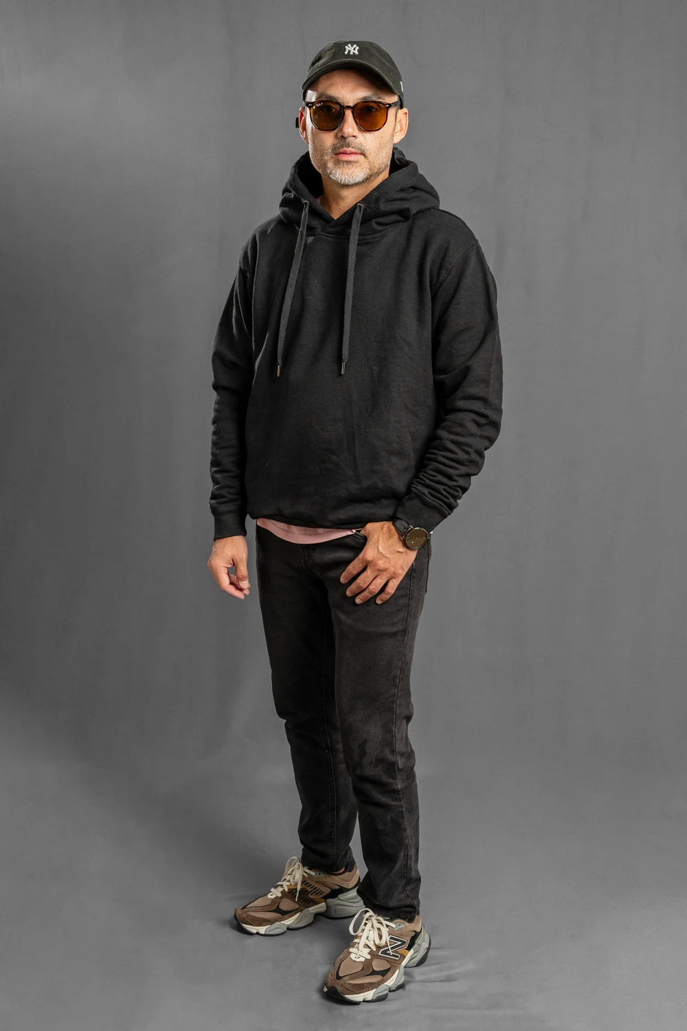 Buzo con capucha negro para hombre Luck & Load, algodón grueso urbano Colombia