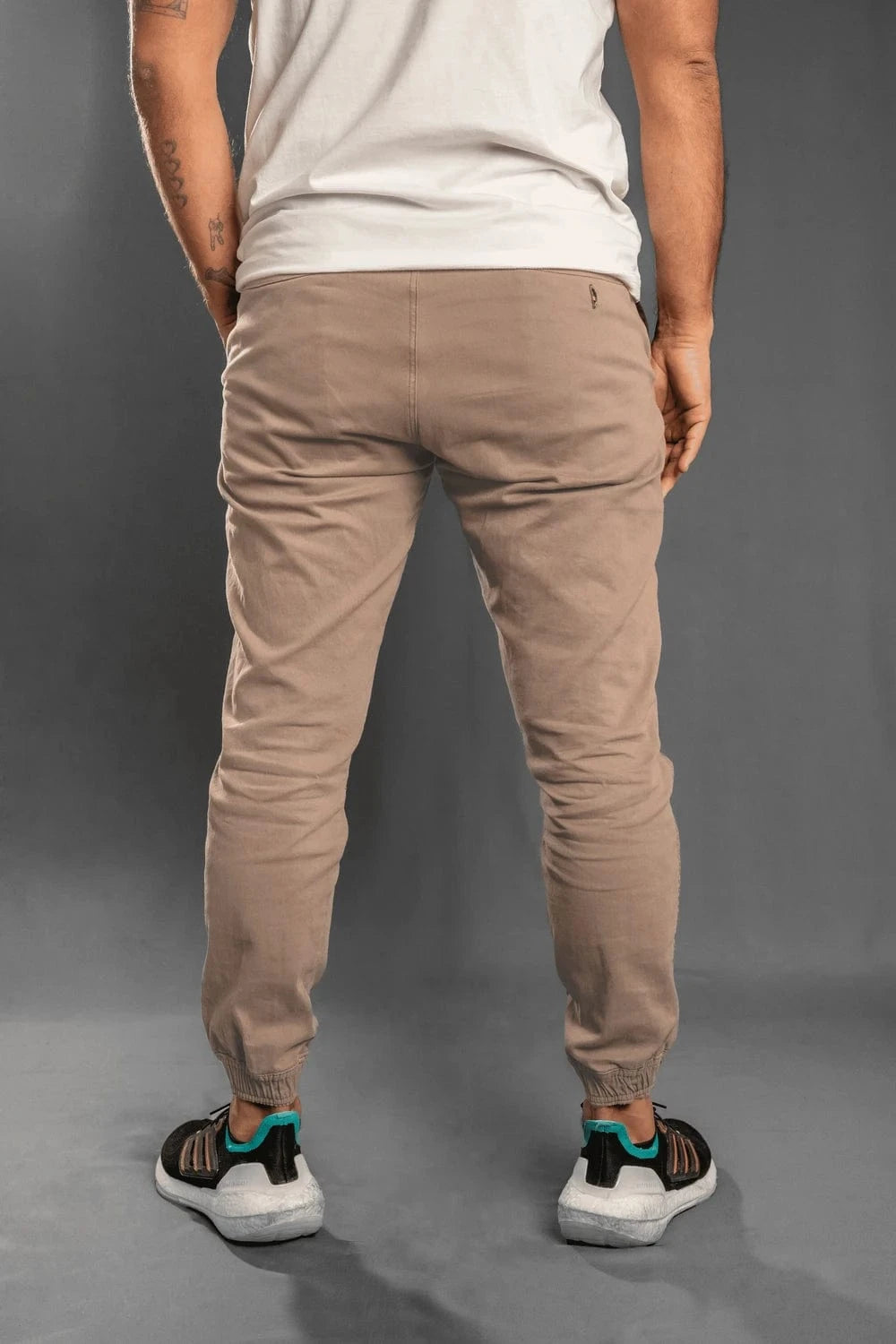 Lateral jogger beige Luck & Load hombre — cordón y puños acanalados