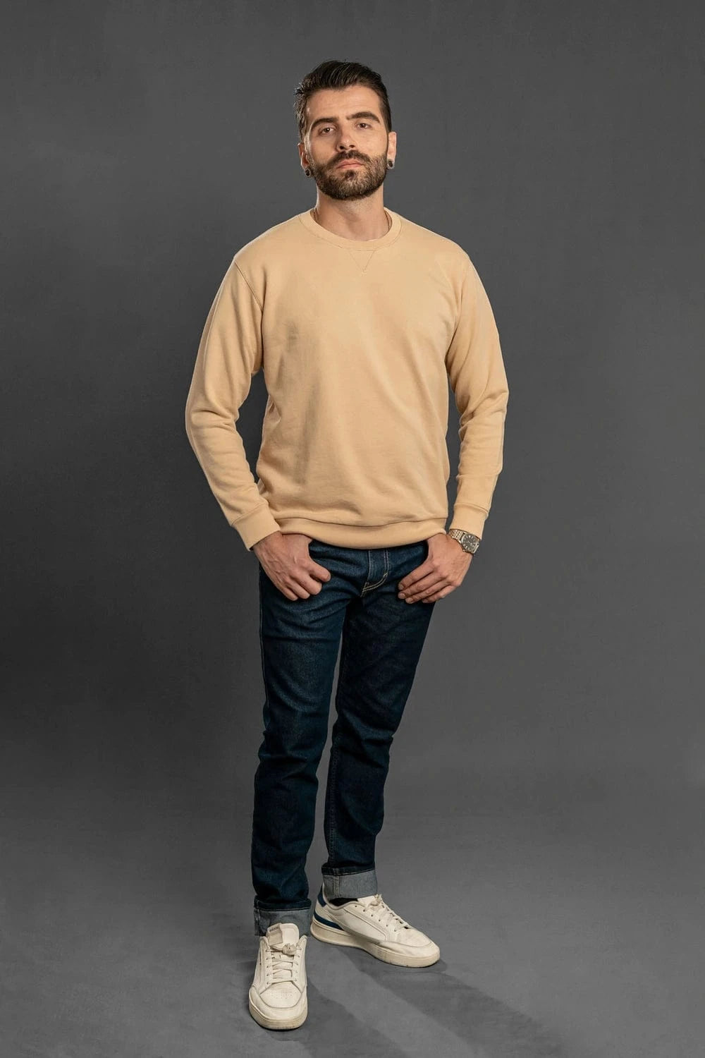Buzo cuello redondo hombre beige Luck & Load — algodón peruano premium, estilo minimalista — Colombia
