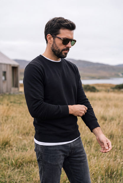 Buzo cuello redondo hombre negro en estilo de vida | algodón peruano | Luck & Load Colombia