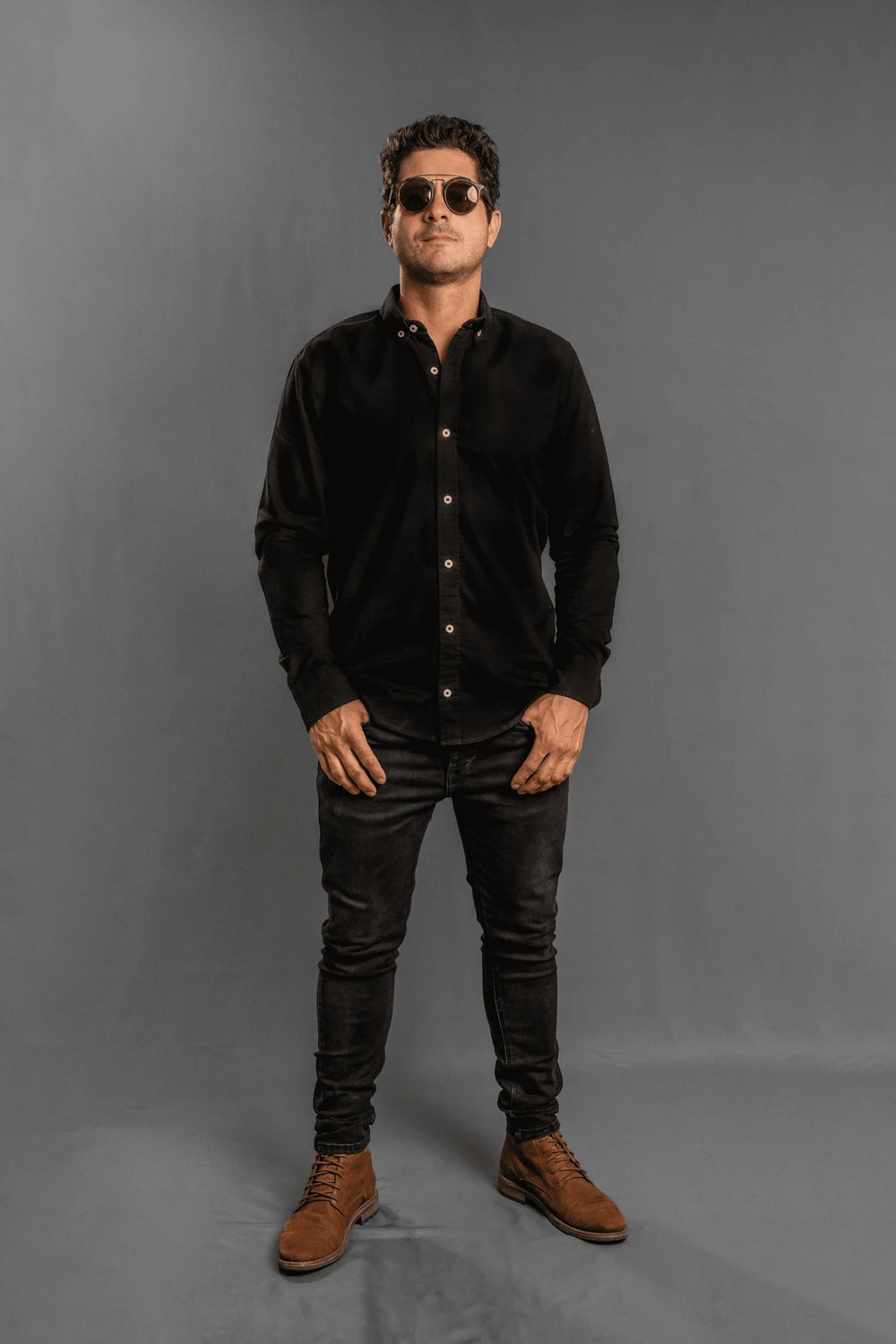 Camisa oxford negra hombre Luck & Load algodón premium estilo urbano Colombia	