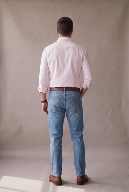 Vista de espalda de la camisa oxford palo de rosa para hombre, Luck and Load