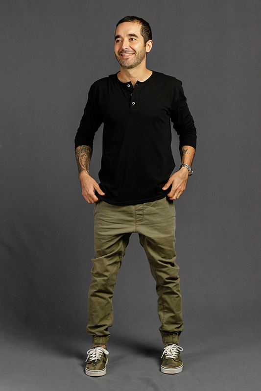Camiseta henley negra manga larga hombre Luck & Load algodón peruano Colombia
