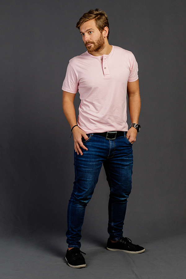 Camiseta henley rosada hombre Luck & Load algodón peruano, cuello con botones	