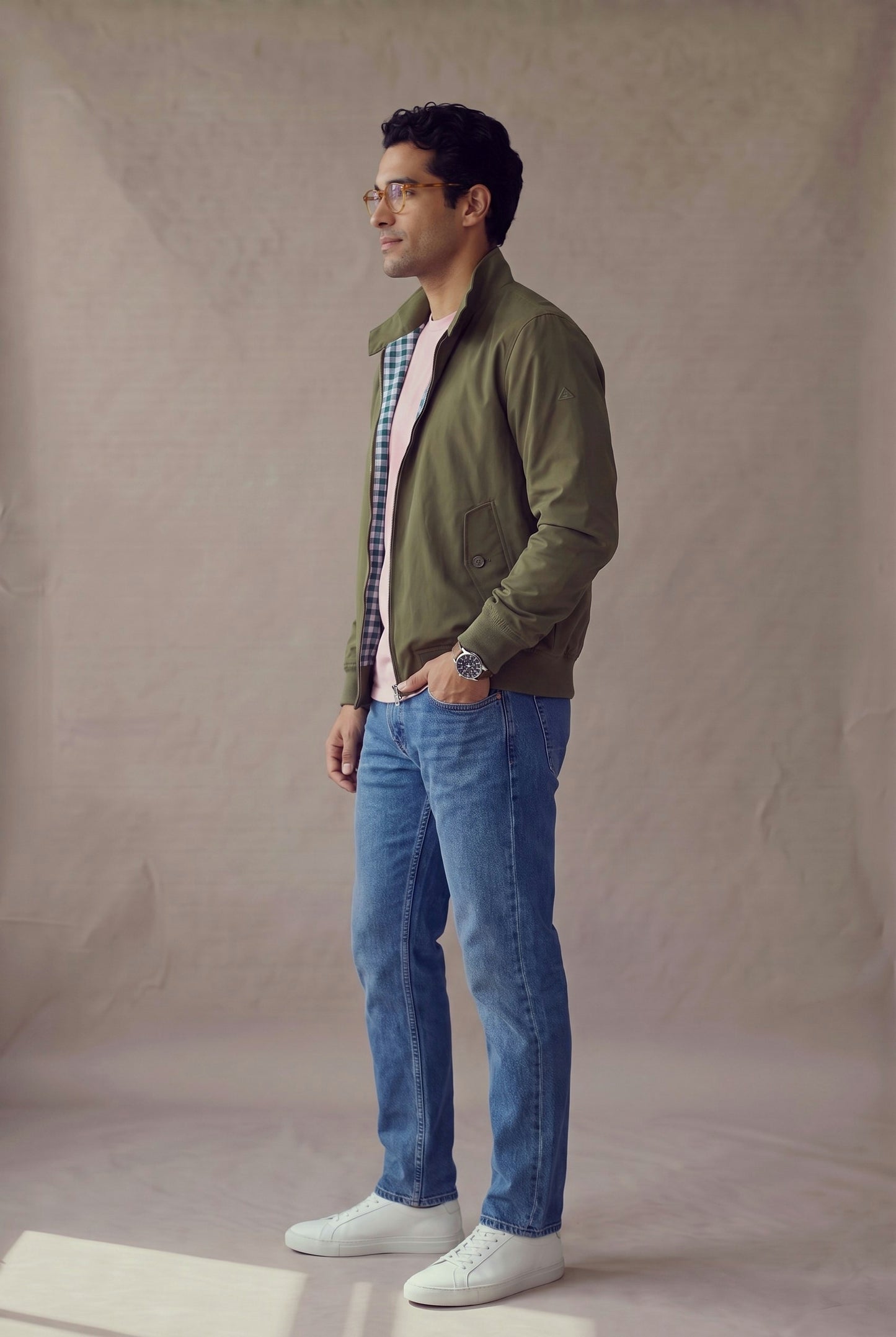 Chaqueta Harrington verde militar para hombre en vista lateral, de Luck & Load.