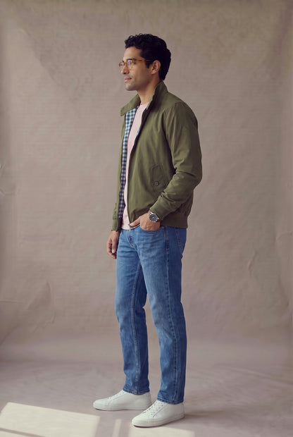 Chaqueta Harrington verde militar para hombre en vista lateral, de Luck & Load.