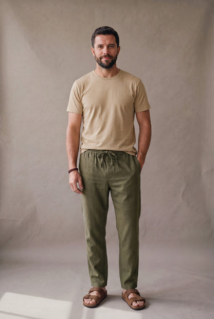Pantalón de descanso en lino verde militar para hombre, cuerpo completo de frente, Luck & Load