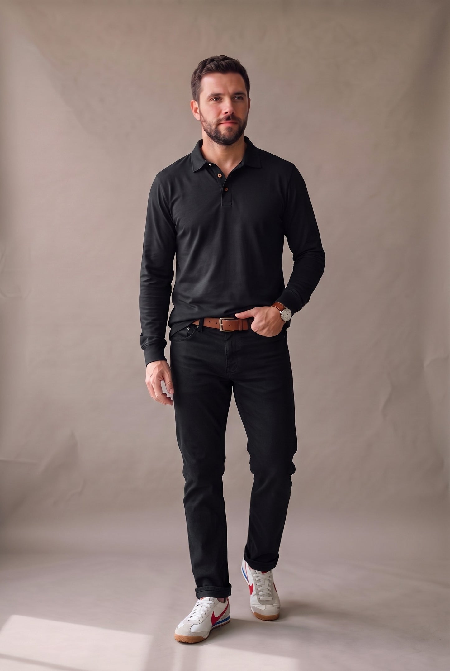 Polo de manga larga para hombre color negro, marca Luck & Load, segunda vista frontal de cuerpo completo.