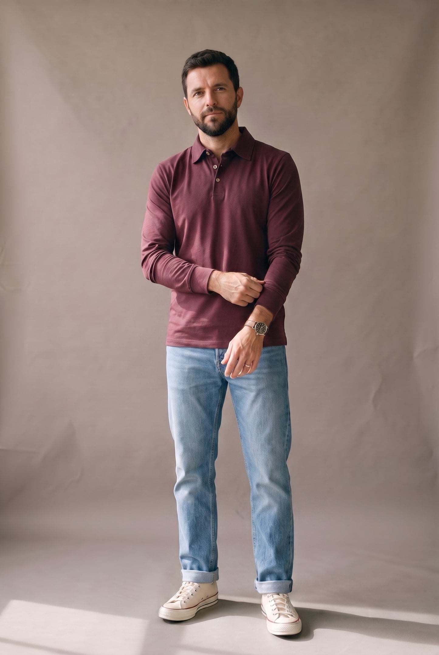 Polo de manga larga para hombre color vinotinto, marca Luck & Load, vista frontal de cuerpo completo.